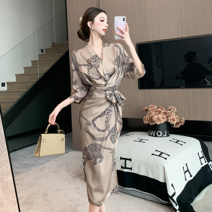 名媛高级感醋酸断面收腰连衣裙印花金钱豹V领中袖绑带中长过膝裙