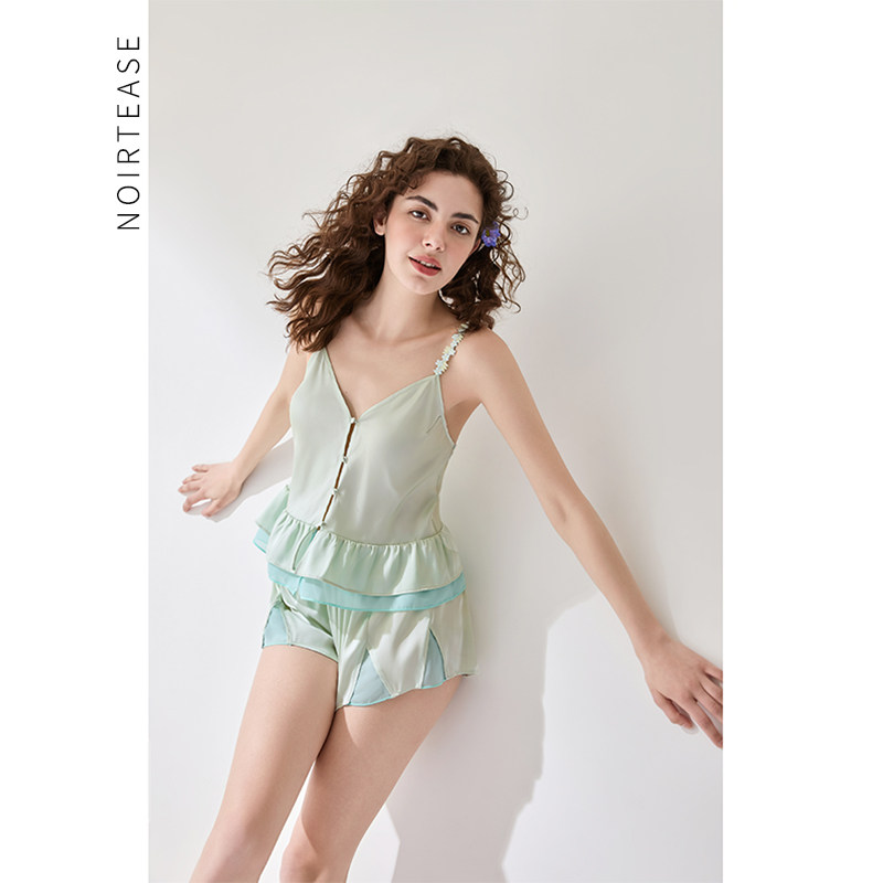 NoirTease夏季丝质薄款睡衣女法式荷叶边吊带短裤家居服两件