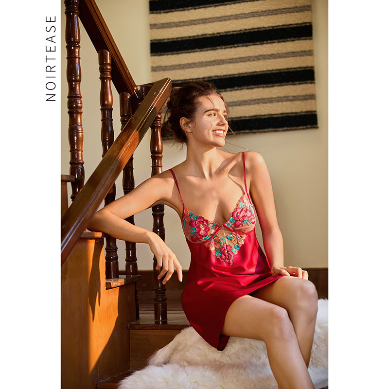 NoirTease春夏丝质薄款睡裙女士V领性感蕾丝法式刺绣吊带睡
