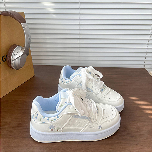 易少年 2026春季新款白兰色小白鞋ins潮百搭厚底学生休闲面包板鞋