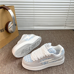 男2026春季 百搭休闲小白鞋 新款 面包鞋 女ins潮 韩版 情侣小香风板鞋