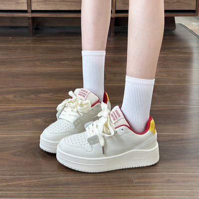 易少年 厚底增高米色板鞋女ins潮2025夏季新款多巴胺休闲面包鞋子