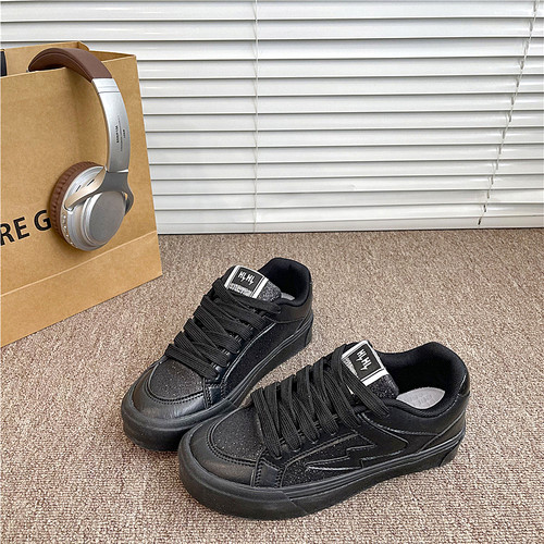 情侣黑色滑板鞋男ins潮流2026夏季透气新款小众百搭运动休闲鞋女