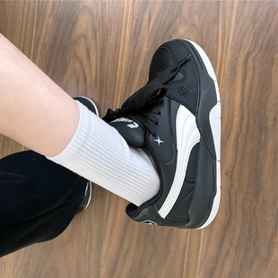 黑白色原创小众厚底面包鞋女百搭运动休闲板鞋学生小白鞋2025新款