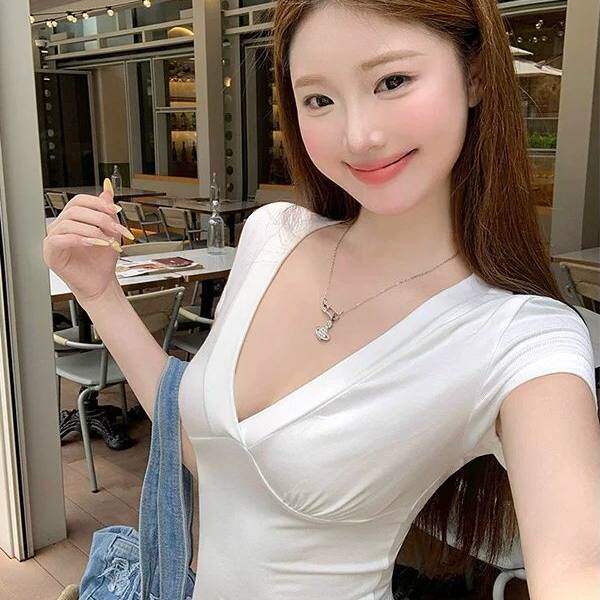 纯欲风低胸深V领修身短袖