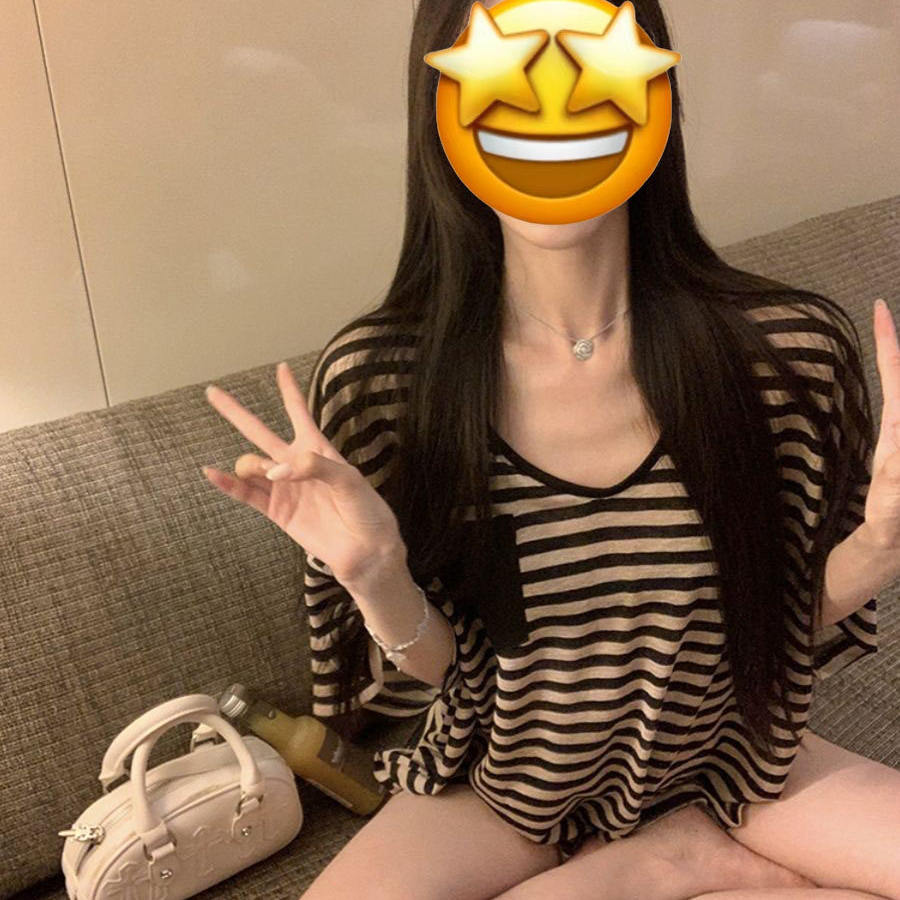 慵懒风黑白条纹短袖T恤女