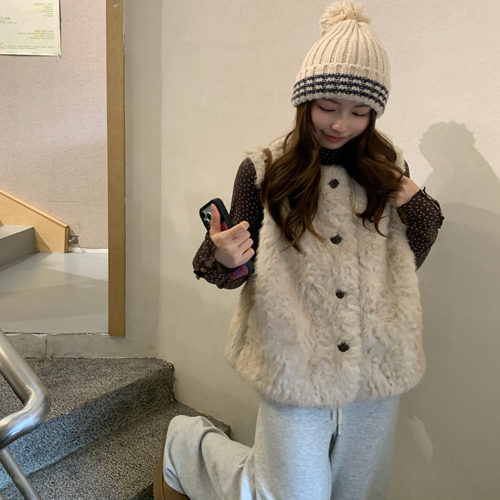 【TheDouerr 12.8 20:00】布朗小熊奶茶毛毛环保皮草马甲