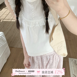 TheDouerr 奶油甜筒飞袖拼接白色花边领背心上衣