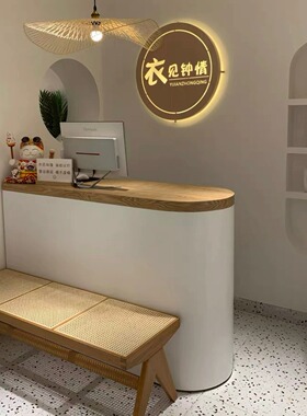 服装店烤漆收银台店铺小型女装店吧台简约现代美容院前台接待原木