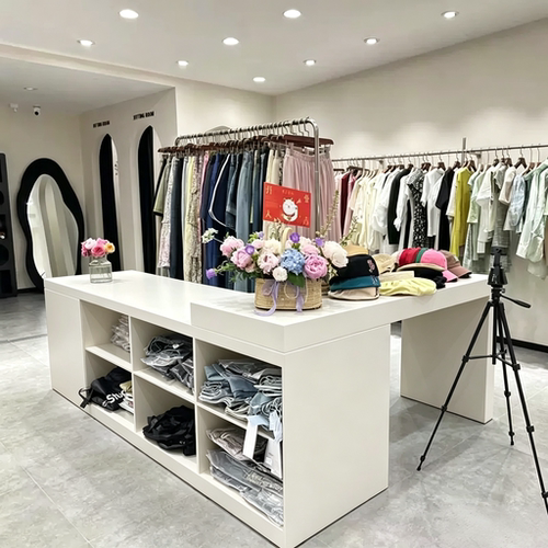 女装烤漆中岛台展示台陈列中岛柜