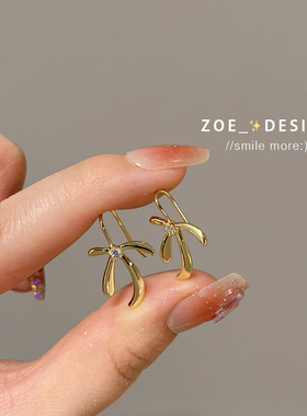 气质金色耳钩款海星耳环设计师款水钻耳坠2025新款简约耳饰高级感