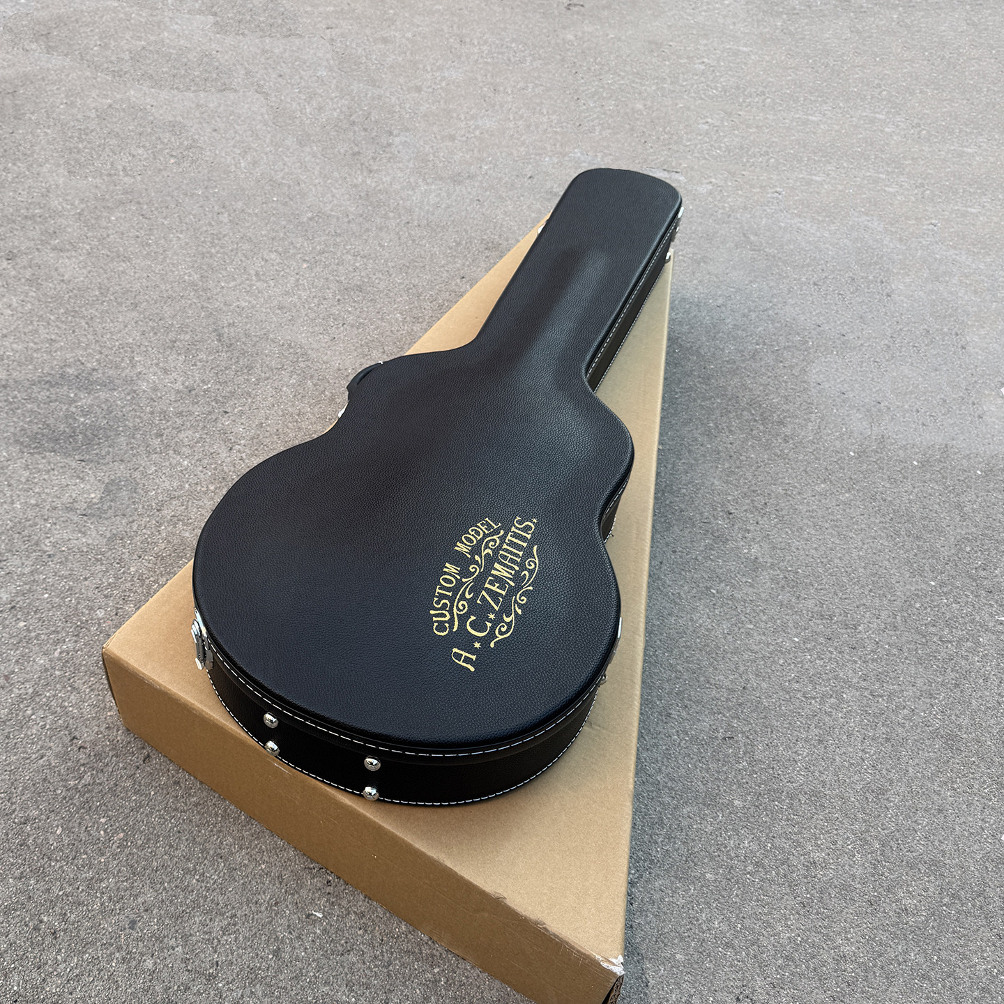 ES335爵士电吉他琴盒 CUSTOM MODEL A.C.ZEMAITIS鼓面琴箱吉他盒