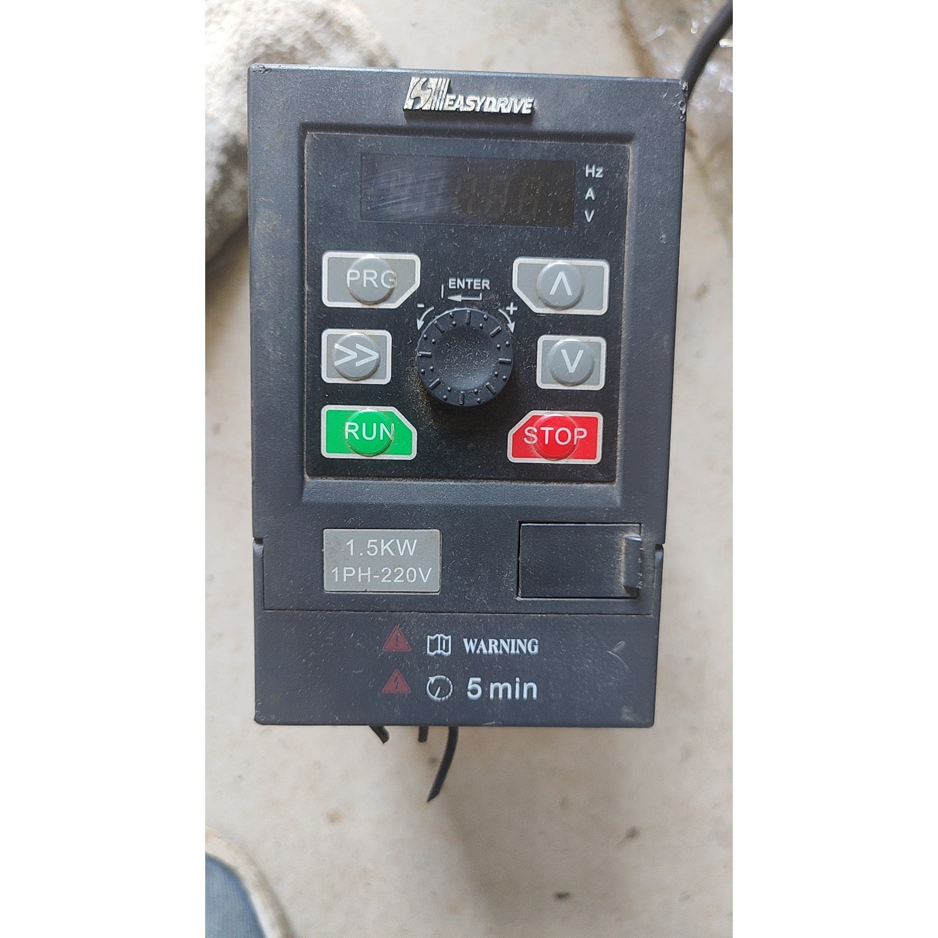 易驱变频器，型号GT20-2S0015G，1.5KW，220议价产品