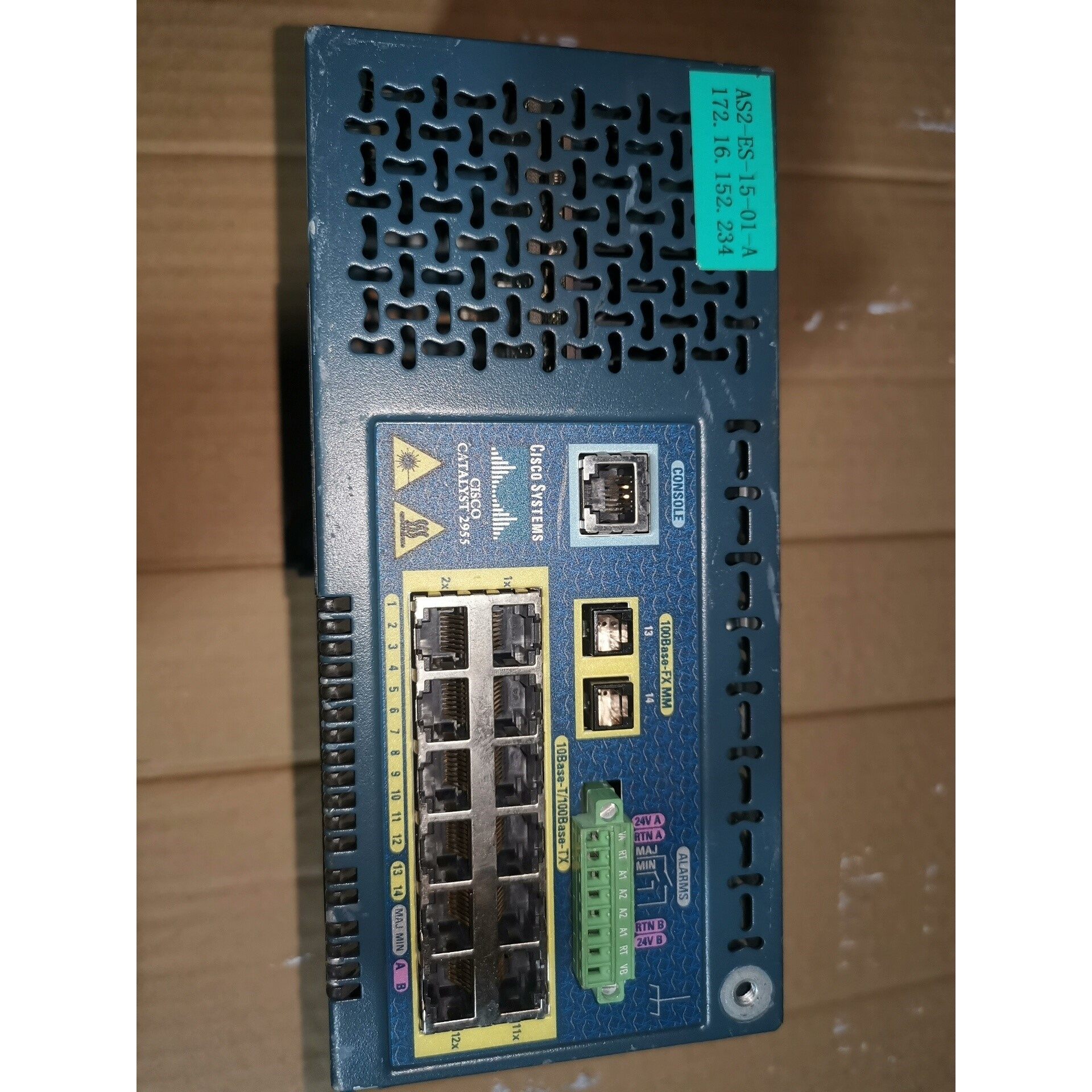 思科工业交换机 WS-C2955C-12，实物如图，外观漂亮议价产品