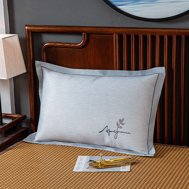 方角凉感绣花凉感丝速凉冰丝乳胶枕套枕头套儿童学生成人枕芯套