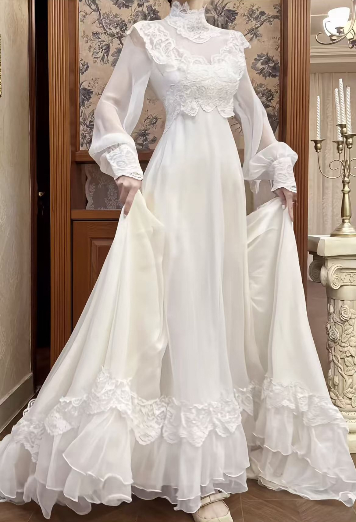 芷汀「仲夏夜」法式复古Vintage蕾丝轻婚纱重工长袖宫廷风礼服裙