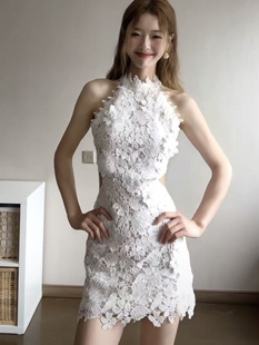 芷汀「白蔷私语」法式 包臀裙气质挂脖a字短裙 蕾丝连衣裙镂空修身