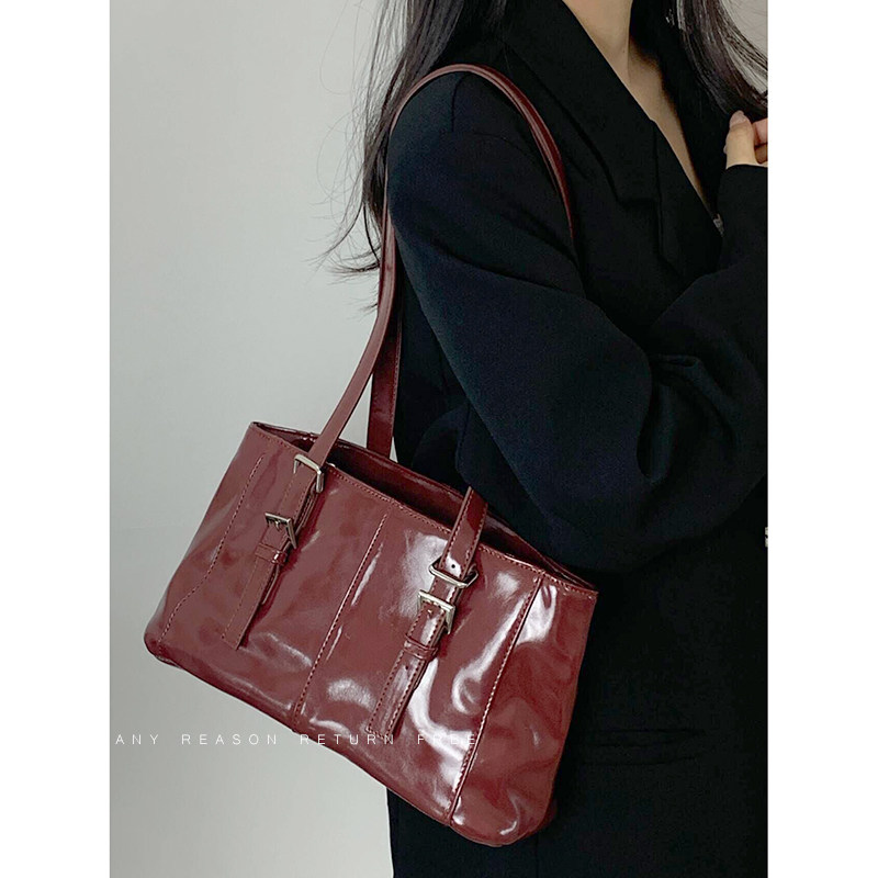 高级感复古黑色油蜡皮托特包女2026新款大容量通勤单肩手提机车包,箱包皮具/热销女包/男包,通用款女包,淘宝优惠券,粉丝福利购,淘宝优惠卷