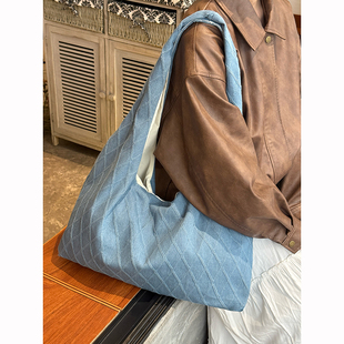 日系复古编织牛仔帆布包包女新款大容量通勤托特包学生单肩腋下包