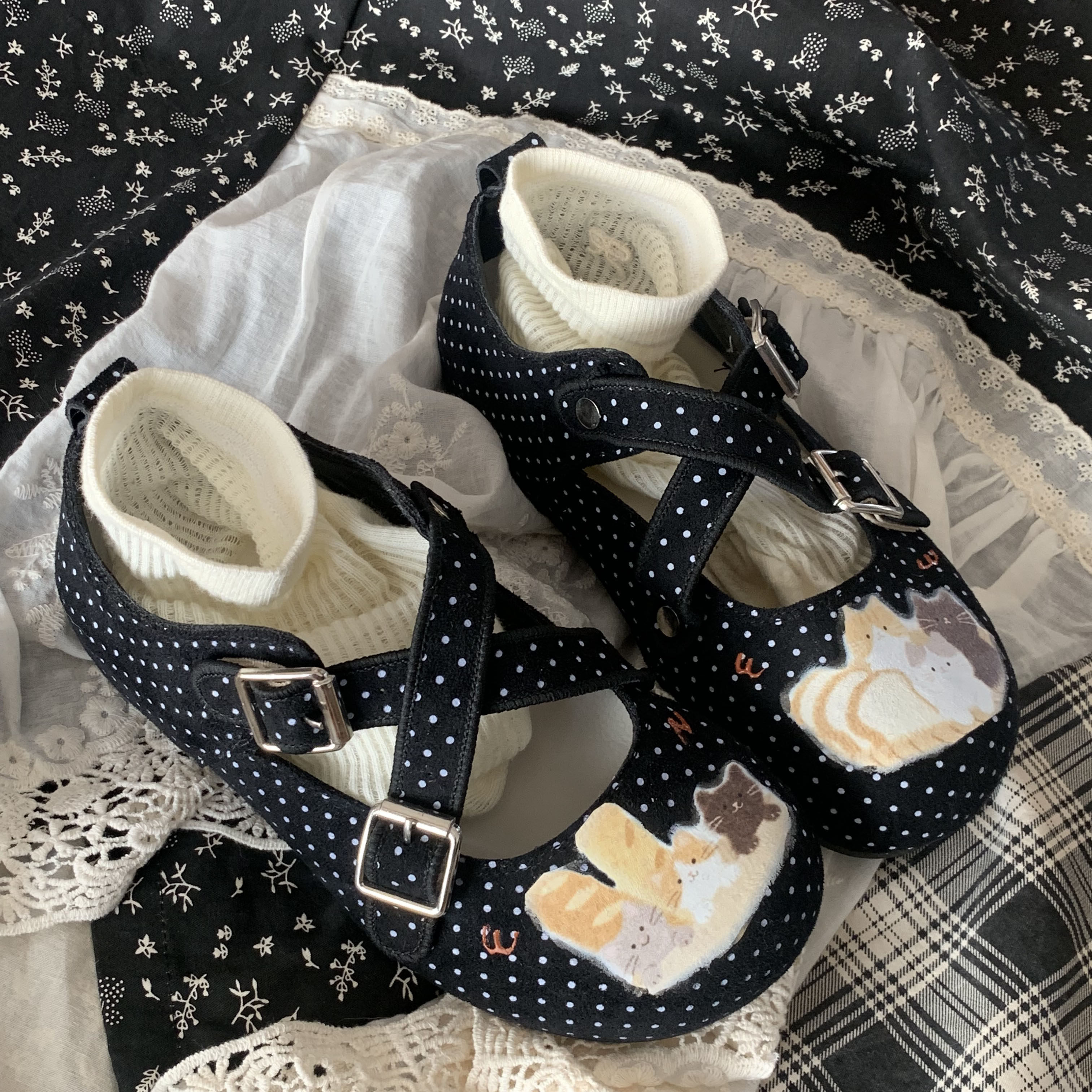 新款复古波点玛丽珍鞋女厚底搭扣单鞋可爱猫咪图案百搭休闲芭蕾鞋
