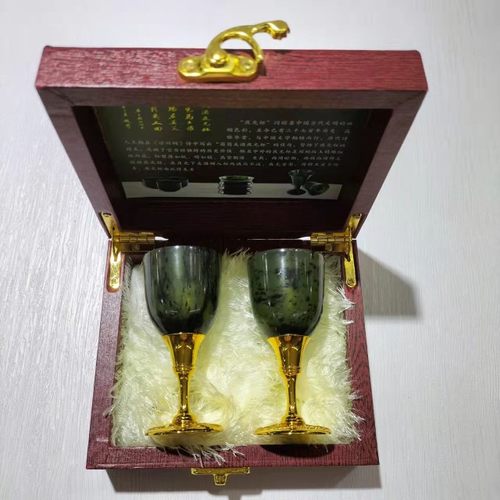 甘肃酒泉夜光杯祁连山墨玉