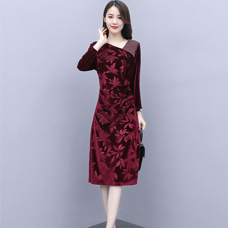 烫钻丝绒秋季连衣裙优雅