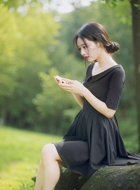 酷伽胖MM娃娃领小个子修身显瘦女装打底宽松聚会一字领黑色连衣裙