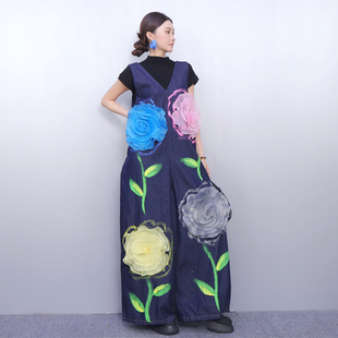 2025秋冬新款女牛仔连体裤时尚休闲重工立体花朵背带长裤大码减龄