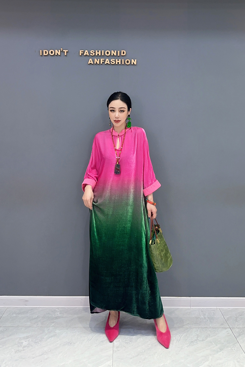 2025 秋款丝绒连衣裙扎染彩色中式长裙优雅贵妇宽松时尚大码女装