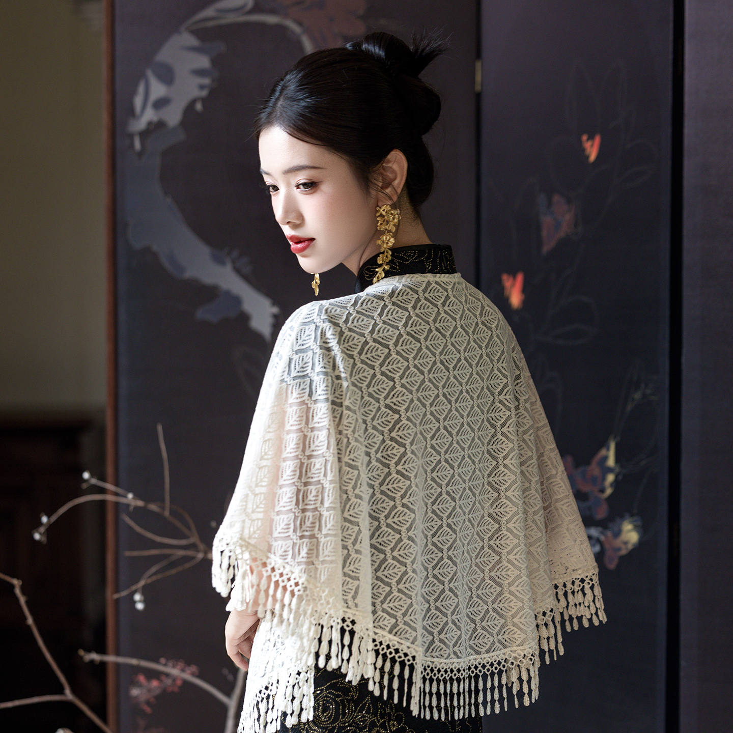 秋季新款蕾丝披肩旗袍外搭配裙子