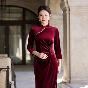 2025新款 秋冬酒红色旗袍礼服平时可穿喜妈妈婚宴收腰显瘦国风丝绒