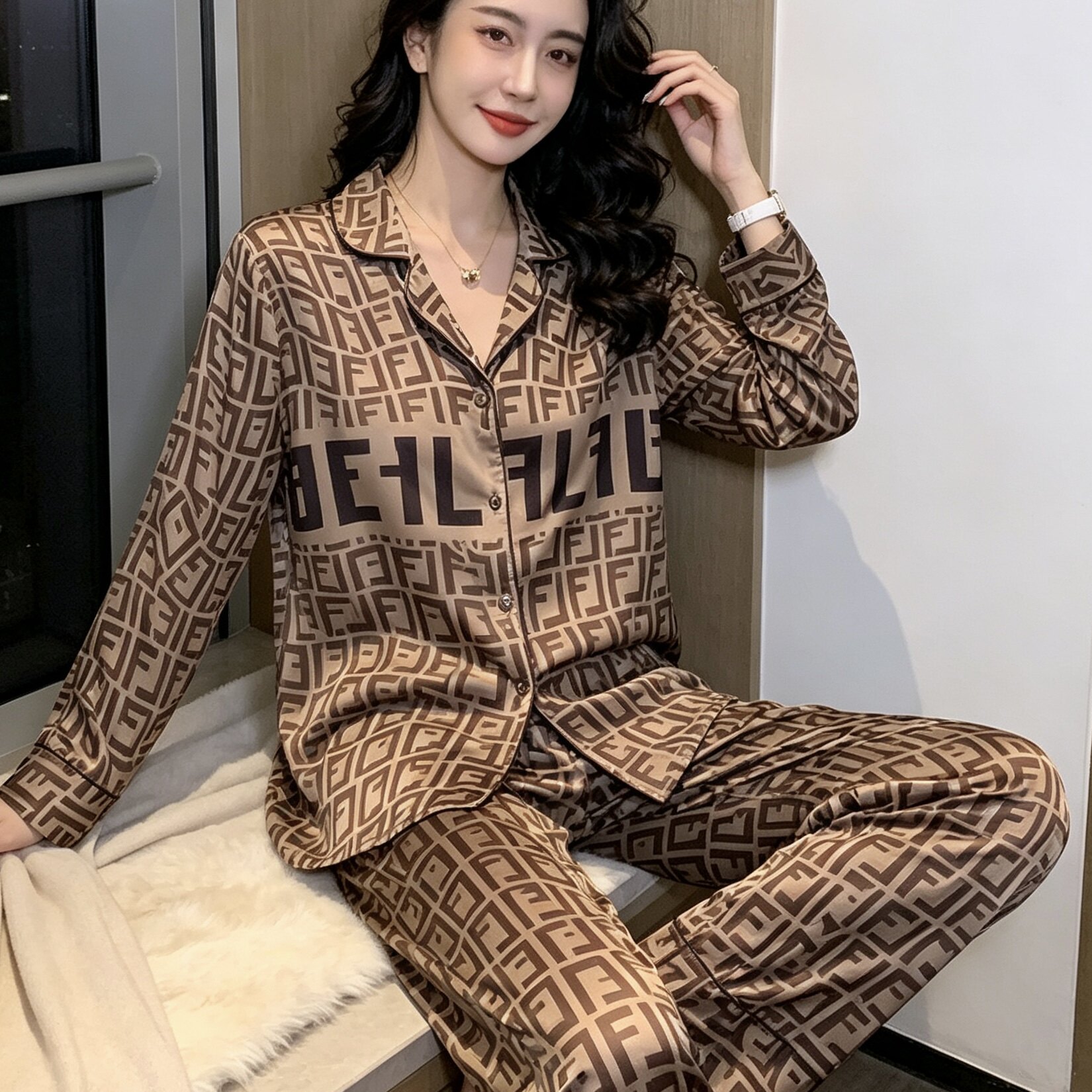 春秋女轻奢字母印花可外穿睡衣