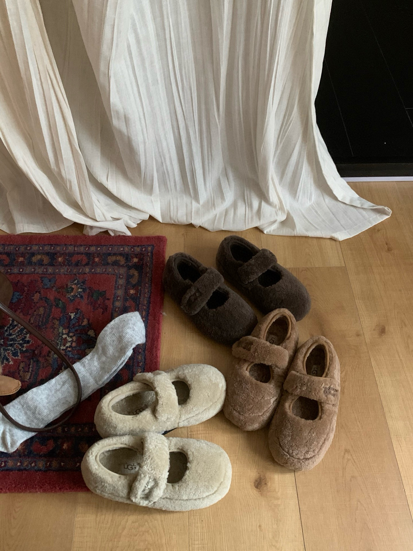 桑坡村2025新款女冬季泰迪毛时尚百搭可爱魔术贴小爆款玛丽珍