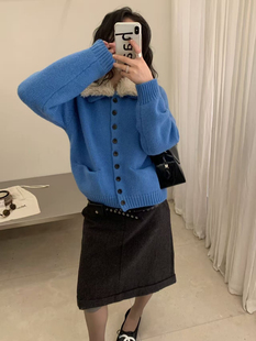 东大门秋冬新款氛围感羊羔毛翻领纽扣针织开衫女慵懒加厚毛衣外套