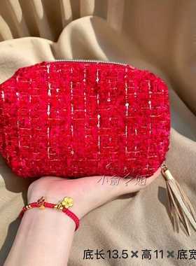 欧莱雅小香风红色化妆包流苏装饰拉链收纳包美愿齐聚手拿包