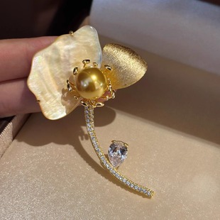 深海金蝶贝母银杏叶仿海水南洋金珍珠胸针大衣别针高档女士礼物女