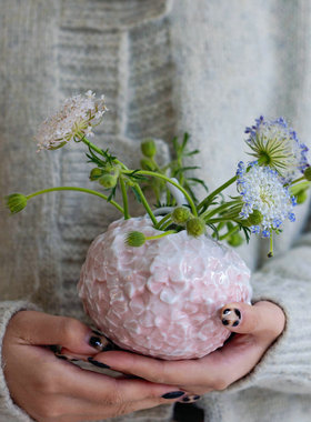 出口德国手作花之礼赞粉色绣球花瓶摆件乔迁礼物高级感浮雕花瓶