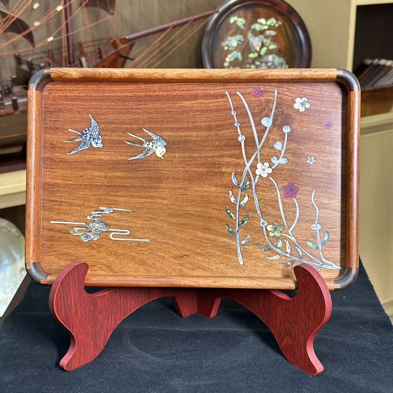 HM239原木原色中式柳丝双飞燕螺钿文承盘尺寸：30*20*3cm