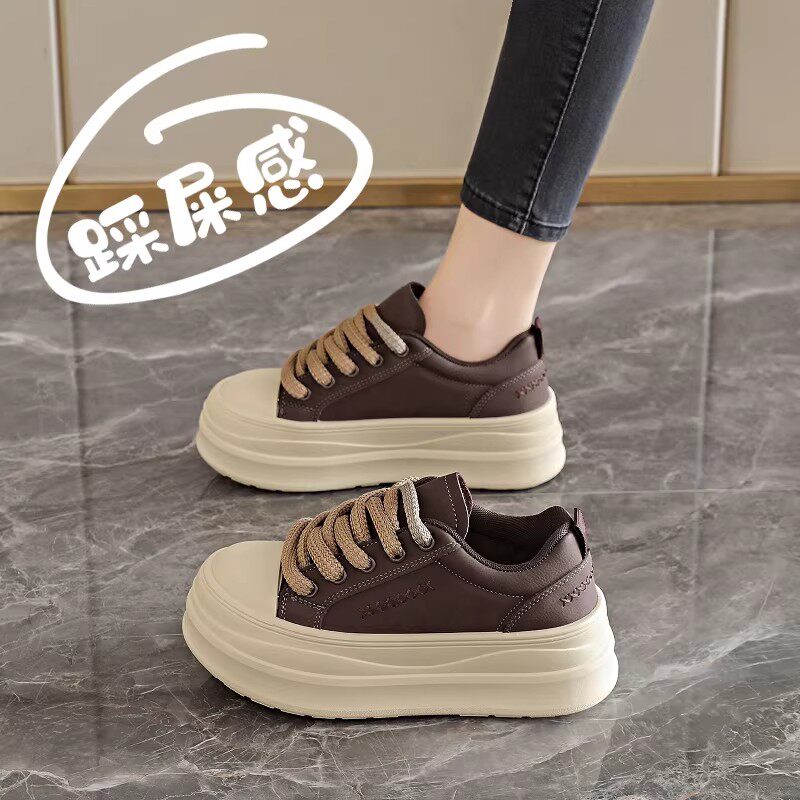 爆款百搭厚底增高运动鞋女春季2026新款小众休闲板鞋皮面面包鞋子