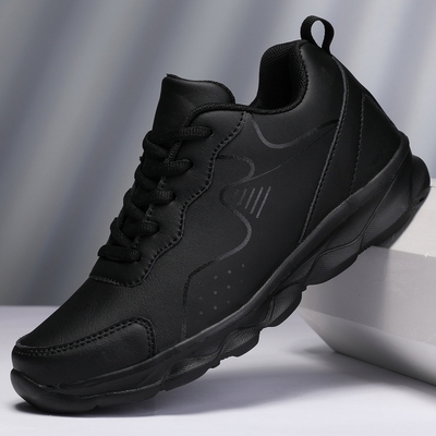 全黑色运动鞋女2025春秋皮面防水轻便软底防滑久站不累脚跑步鞋子