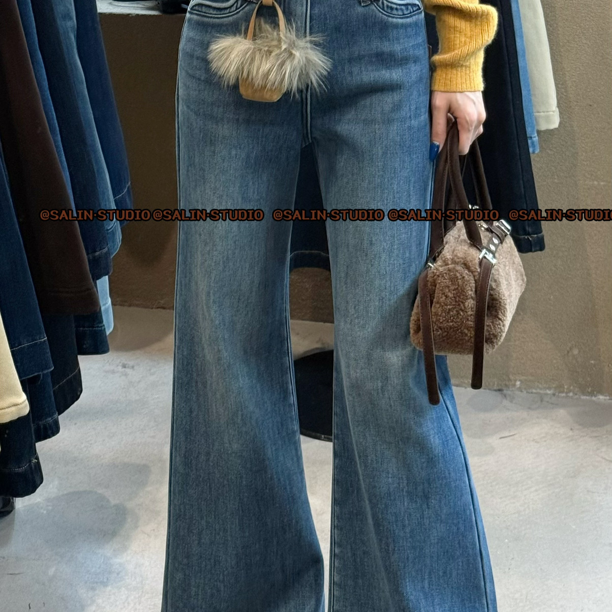 SALIN莎琳微喇叭渐变加绒水洗牛仔裤配腰带腰包7753-3复合