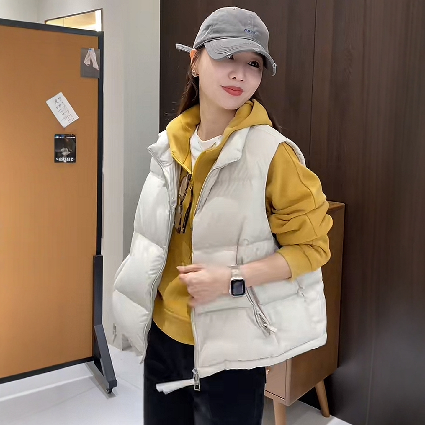 爆款时尚超好看羽绒马甲短外套