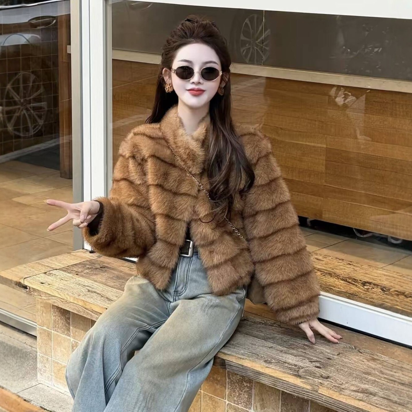 爆款时尚皮毛一体加厚短外套女冬季超好看小个子超好看保暖上衣,女装/女士精品,短外套,淘宝优惠券,粉丝福利购,淘宝优惠卷