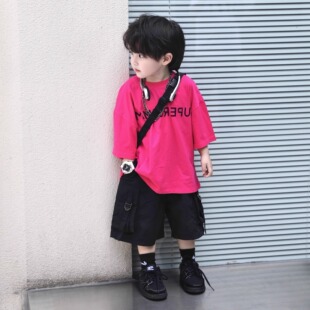 男童夏日多巴胺穿搭套装儿童短袖韩版火龙果色T恤痞帅短裤两件套