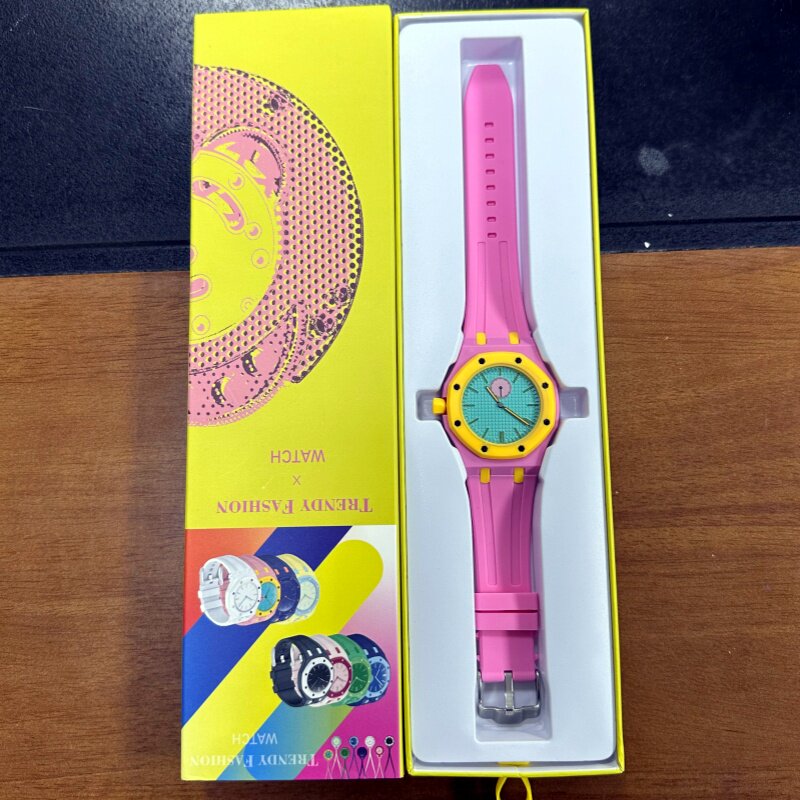 时尚感联名款小众设计多巴胺撞色男女通用潮流联名糖果色石英腕表