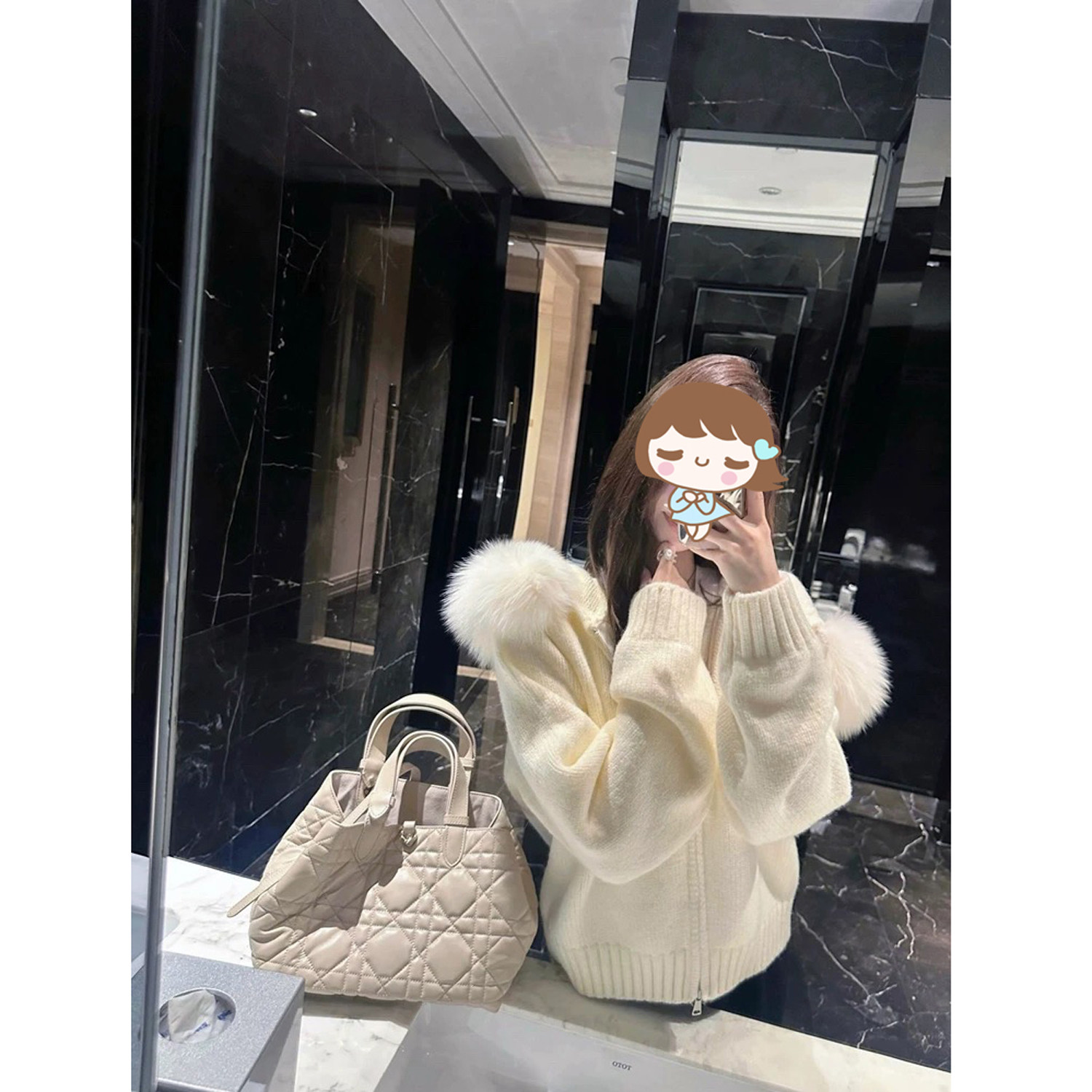 白色大毛领连帽狐狸针织毛外套女秋冬慵懒高级感宽松拉链开衫毛衣