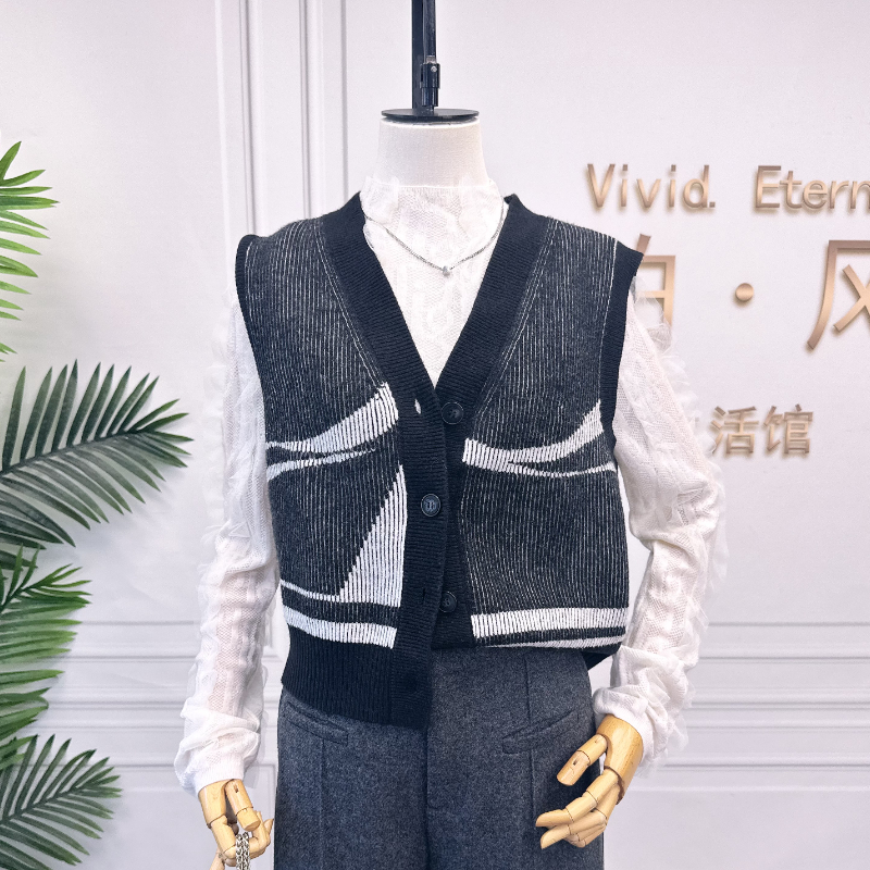 可路莎249890秋冬针织马甲背心