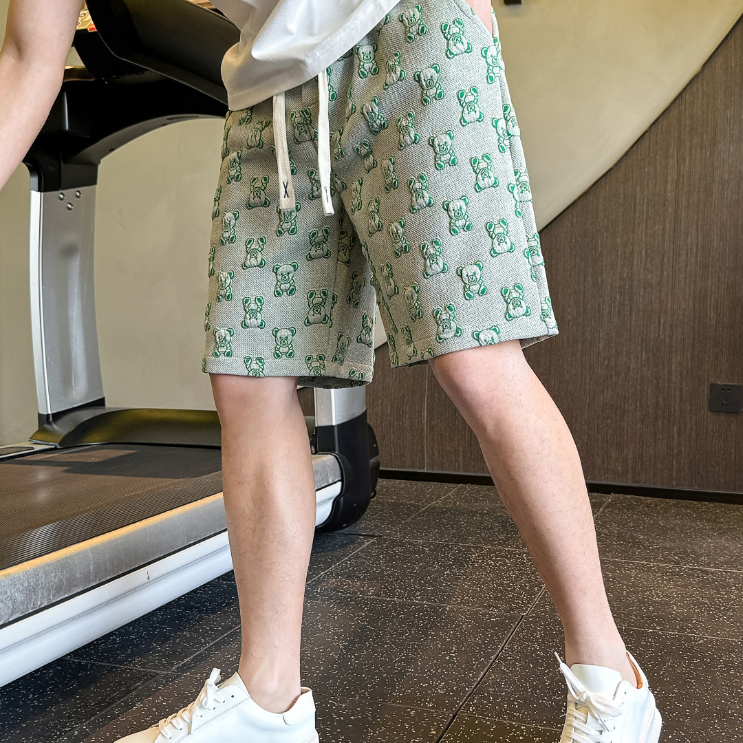 轻奢绿色印花休闲短裤男款夏季潮牌痞帅五分裤新款男士夏天休闲裤