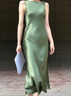 MASA进口重磅三醋酸45度斜裁一字领复古牛油果绿连衣裙女修身长裙