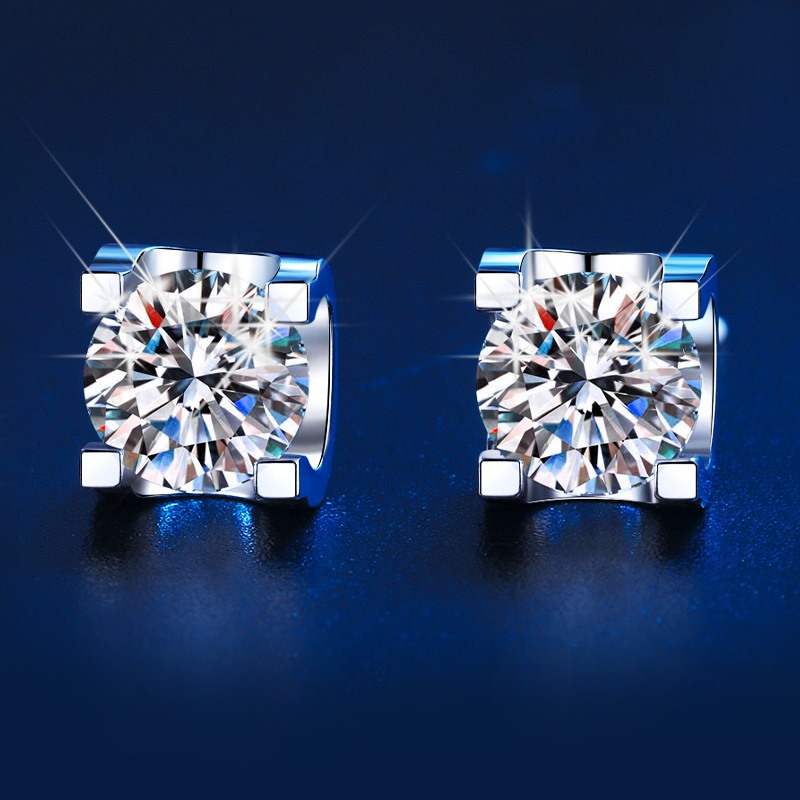 S925纯银莫桑钻耳钉牛头80分单钻ins个性时尚轻奢高级感女款耳饰